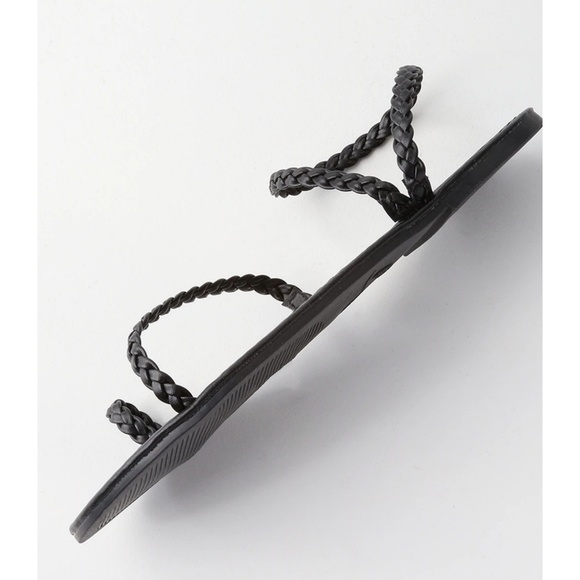 NEW LULUs flat braided vegan leather sandals - Picture 3 of 7